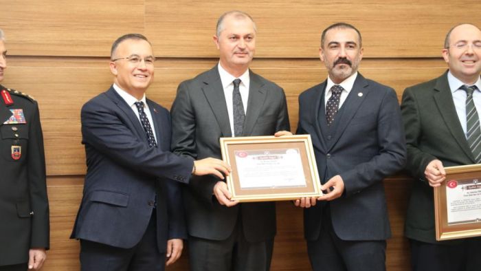 Kenan Uygur'dan Emniyet ve Jandarma'ya tam destek